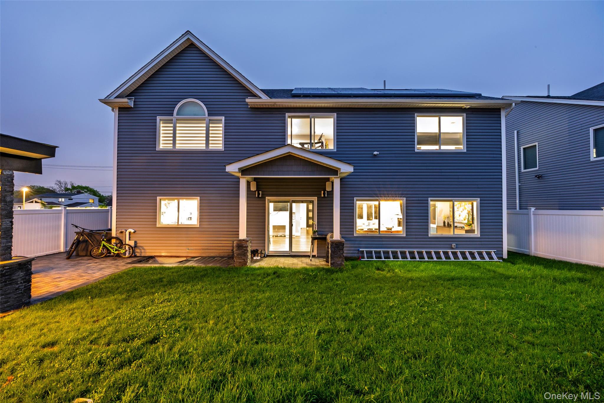 18 Heron Court, Levittown, NY 11756