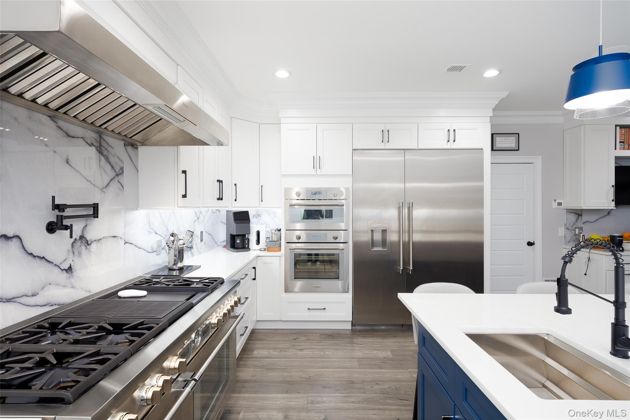 18 Heron Court, Levittown, NY 11756