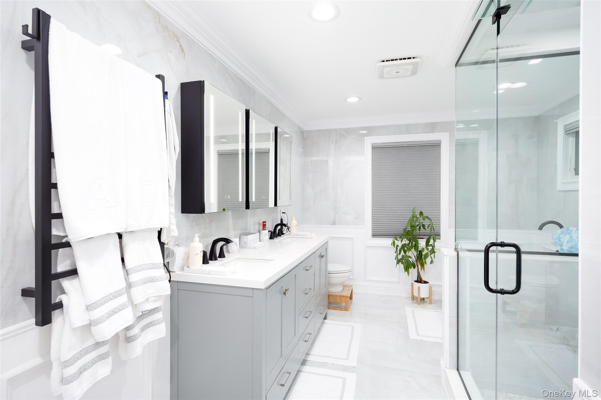 18 Heron Court, Levittown, NY 11756