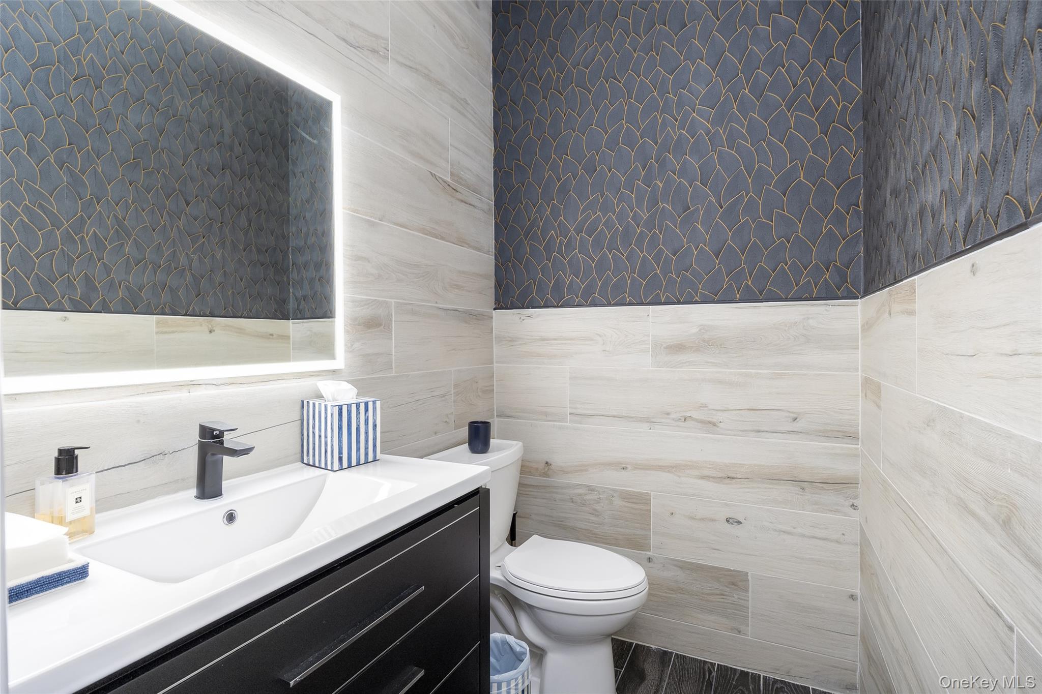 18 Heron Court, Levittown, NY 11756