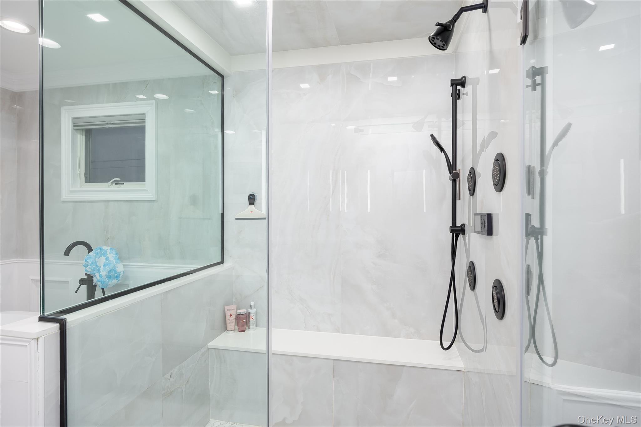 18 Heron Court, Levittown, NY 11756