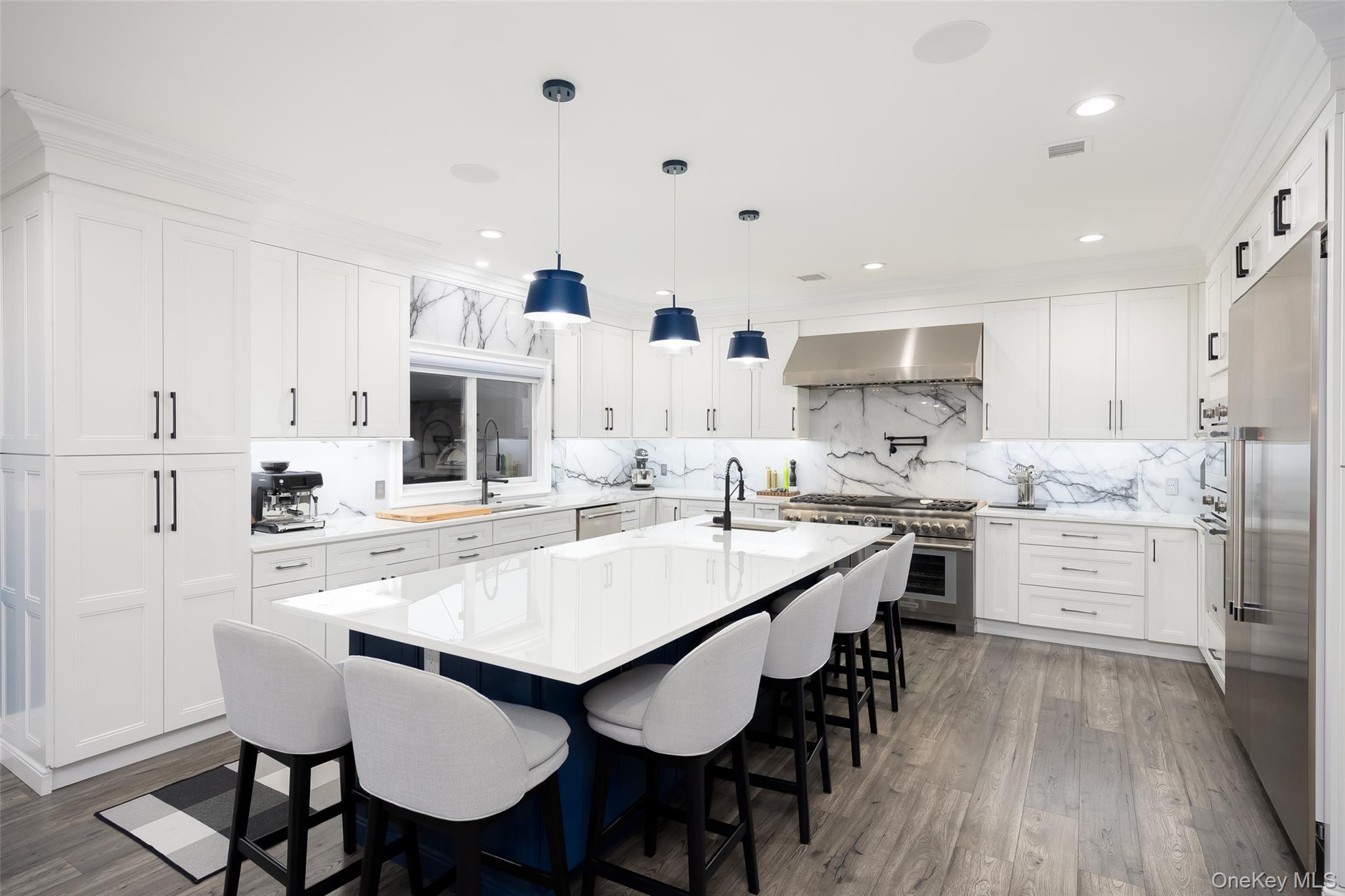 18 Heron Court, Levittown, NY 11756