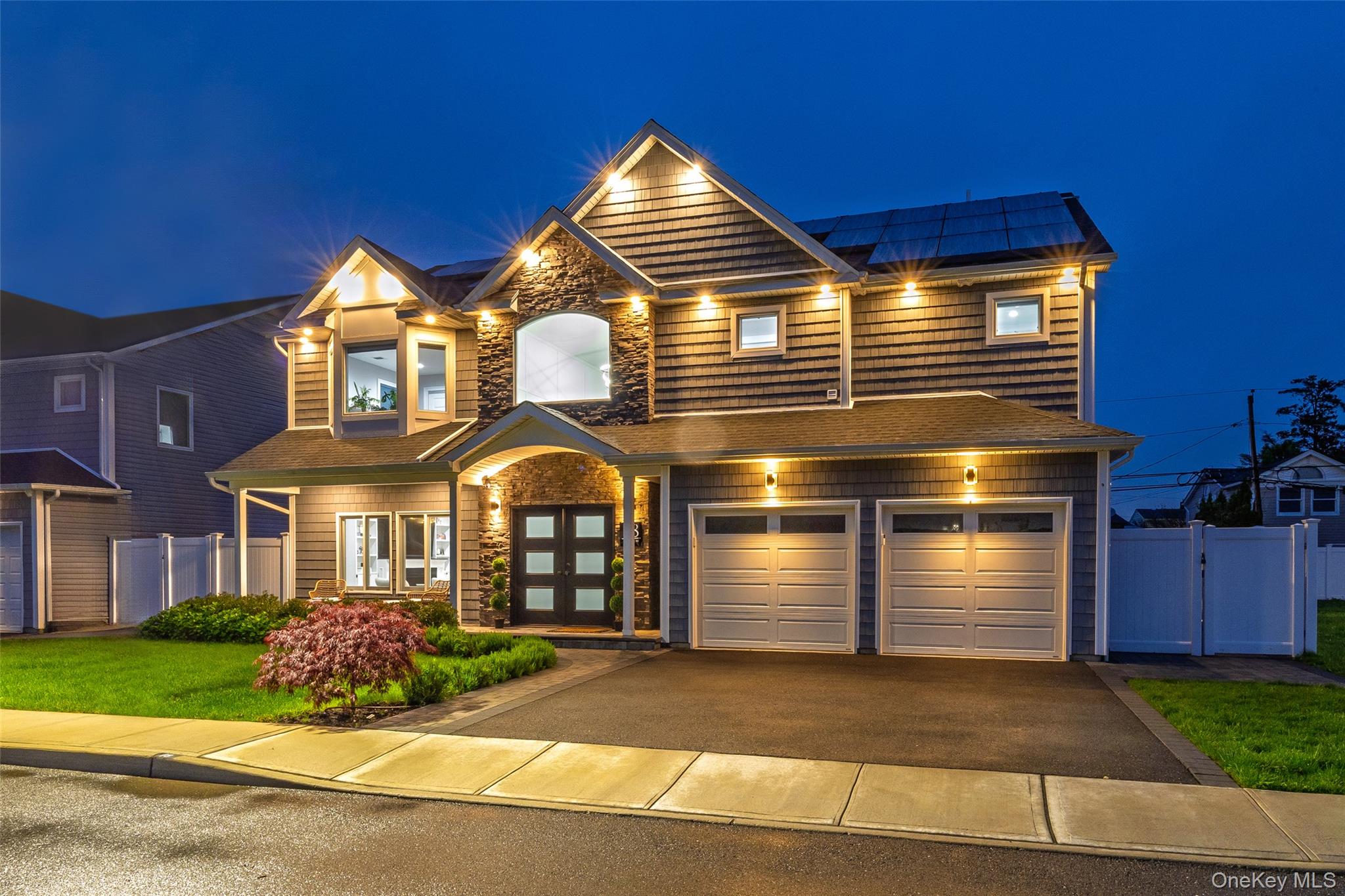 18 Heron Court, Levittown, NY 11756