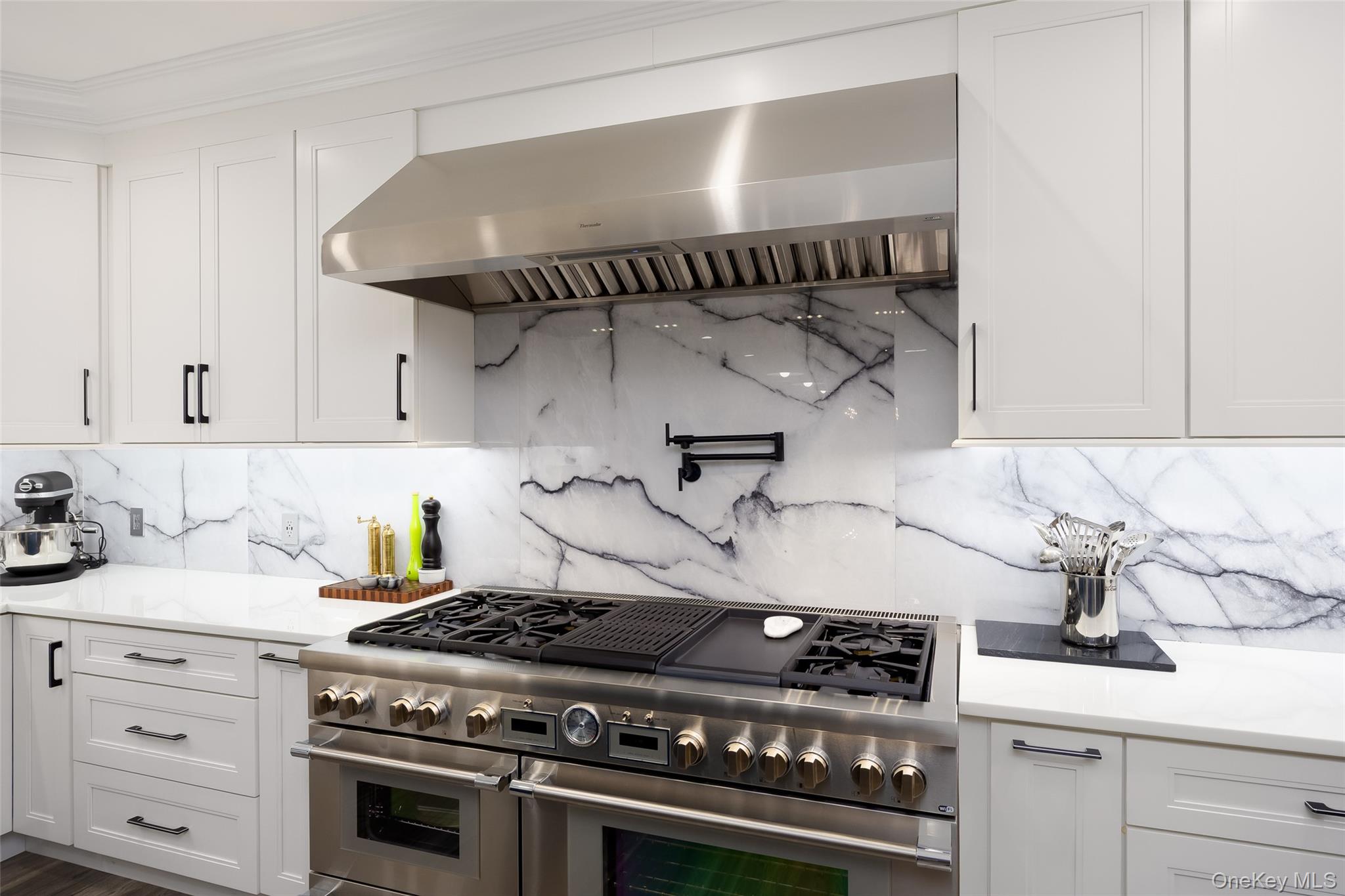 18 Heron Court, Levittown, NY 11756