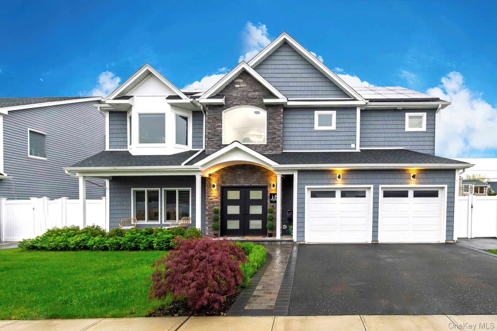 18 Heron Court, Levittown, NY 11756