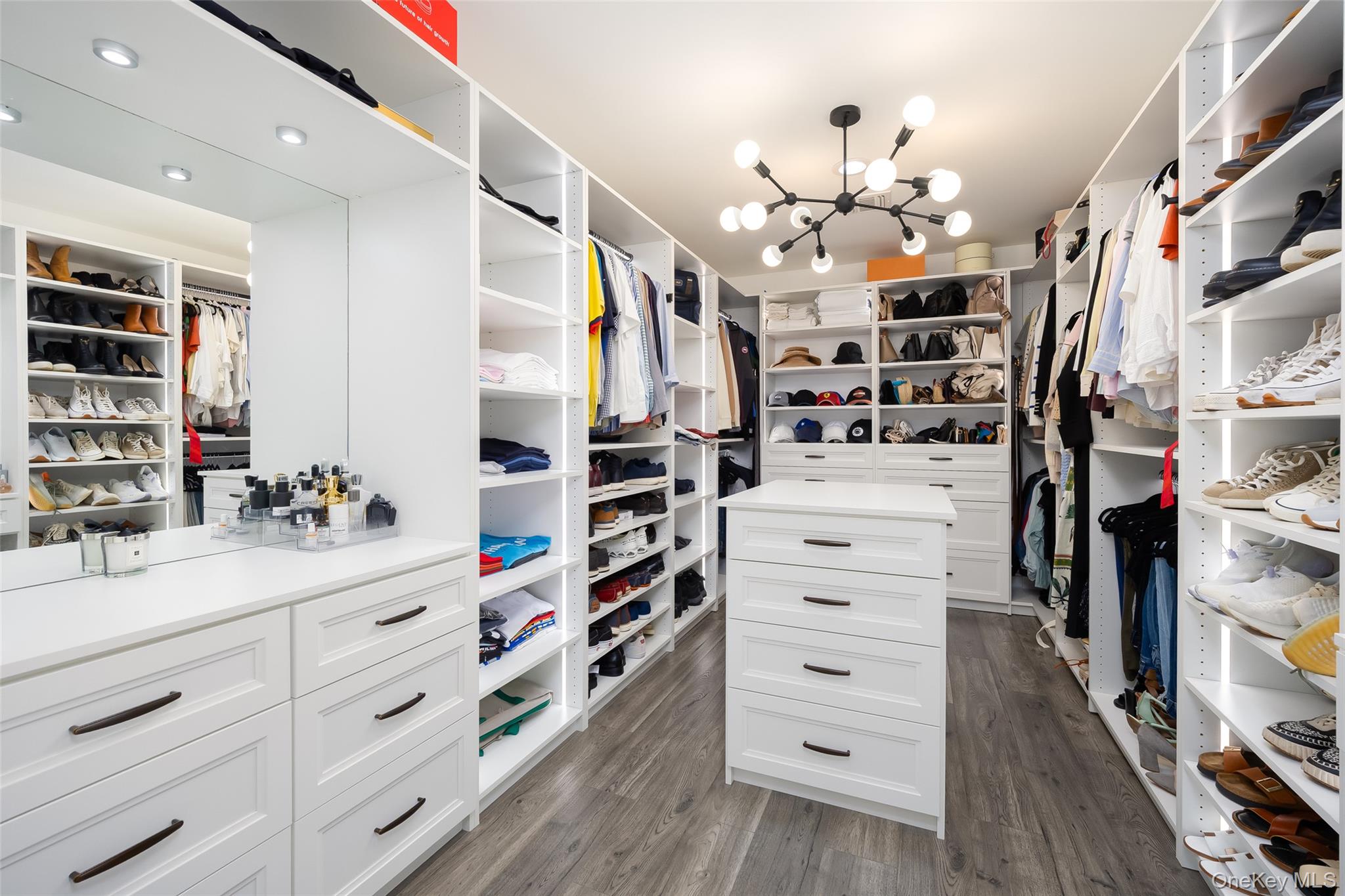 18 Heron Court, Levittown, NY 11756