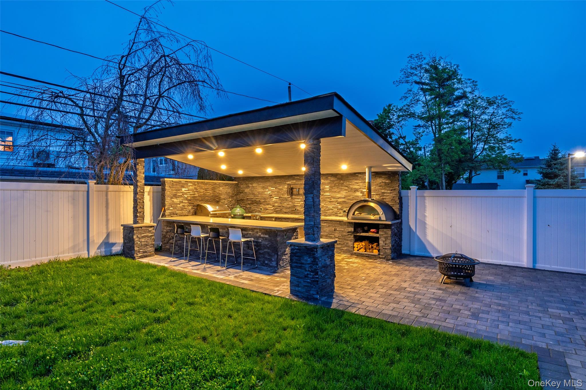 18 Heron Court, Levittown, NY 11756