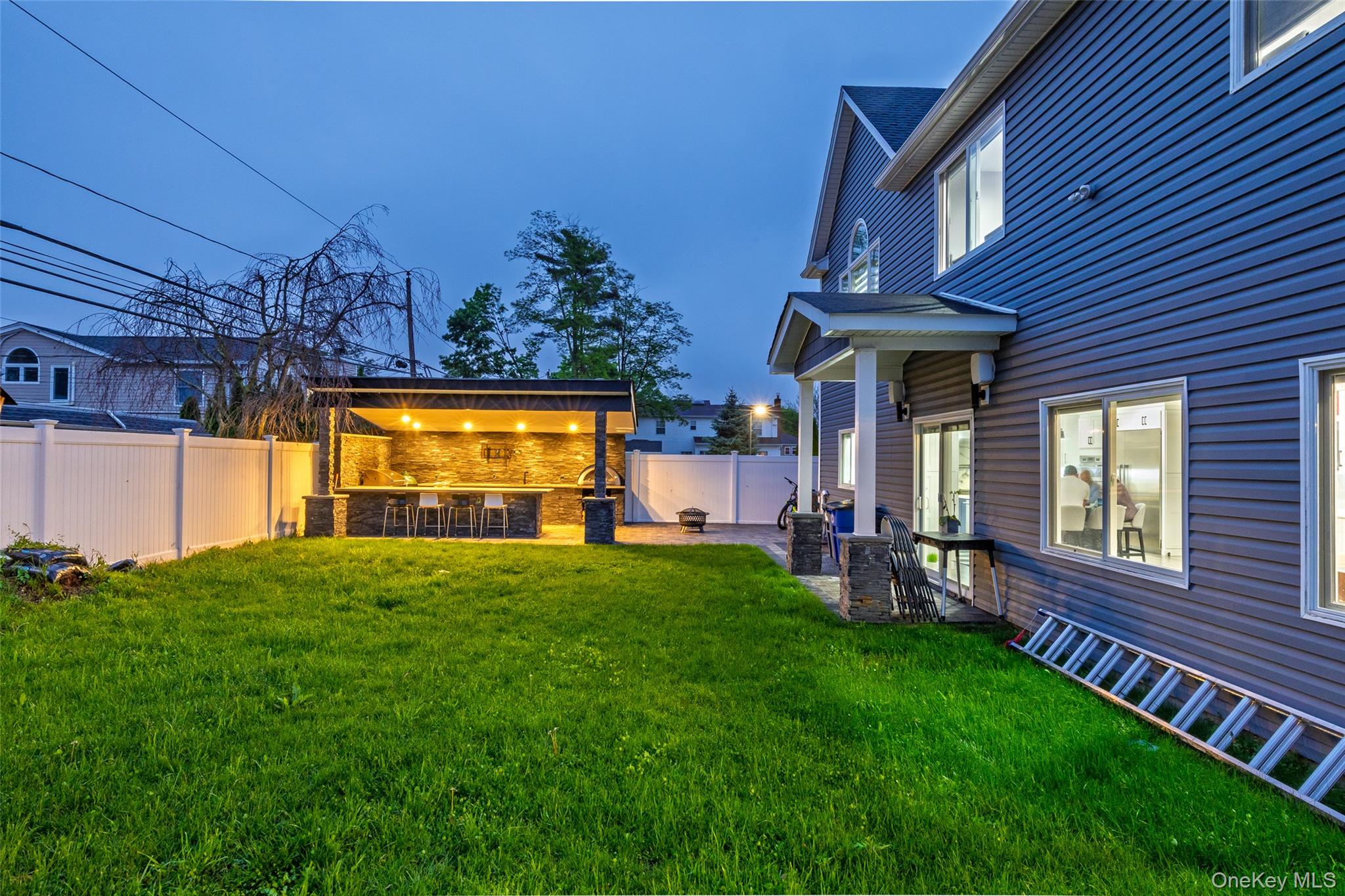 18 Heron Court, Levittown, NY 11756