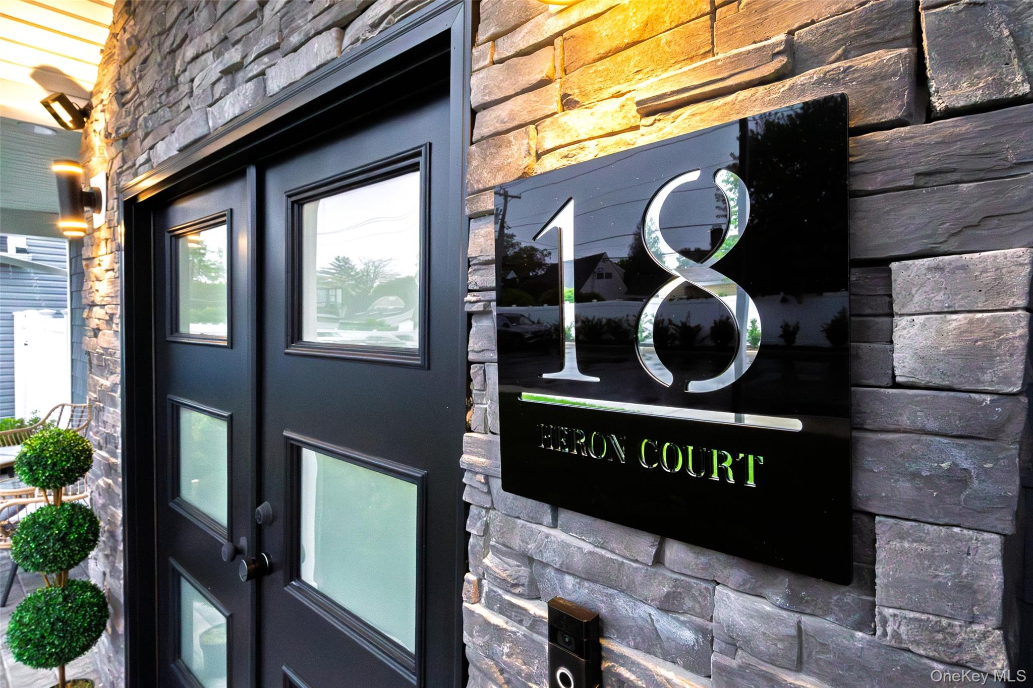 18 Heron Court, Levittown, NY 11756