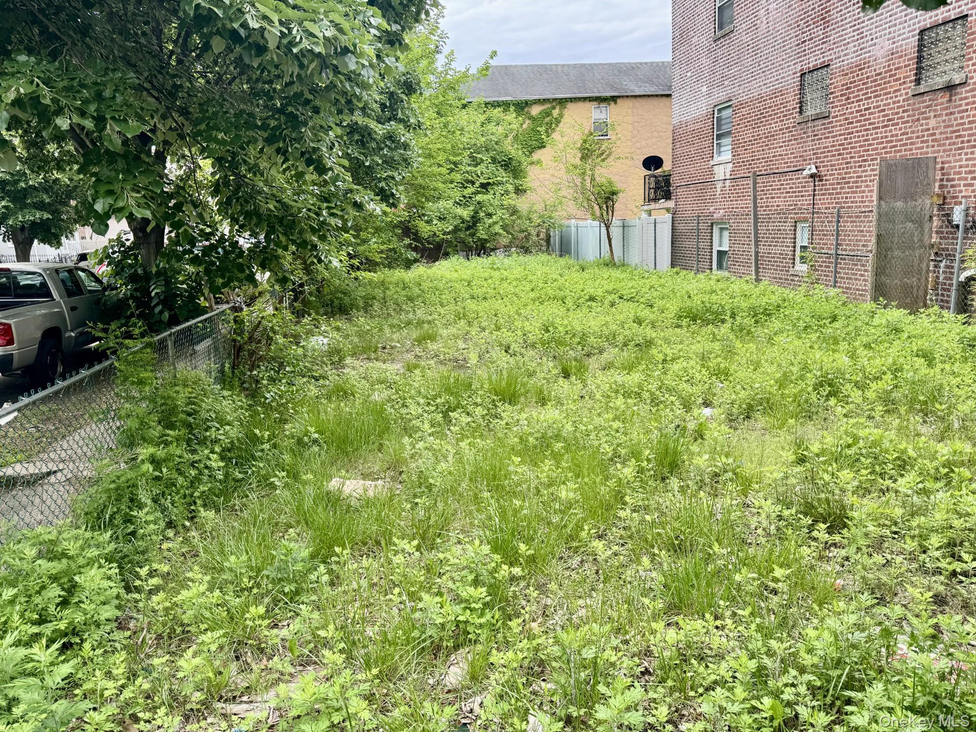 1116 Rhinelander Avenue, Bronx, NY