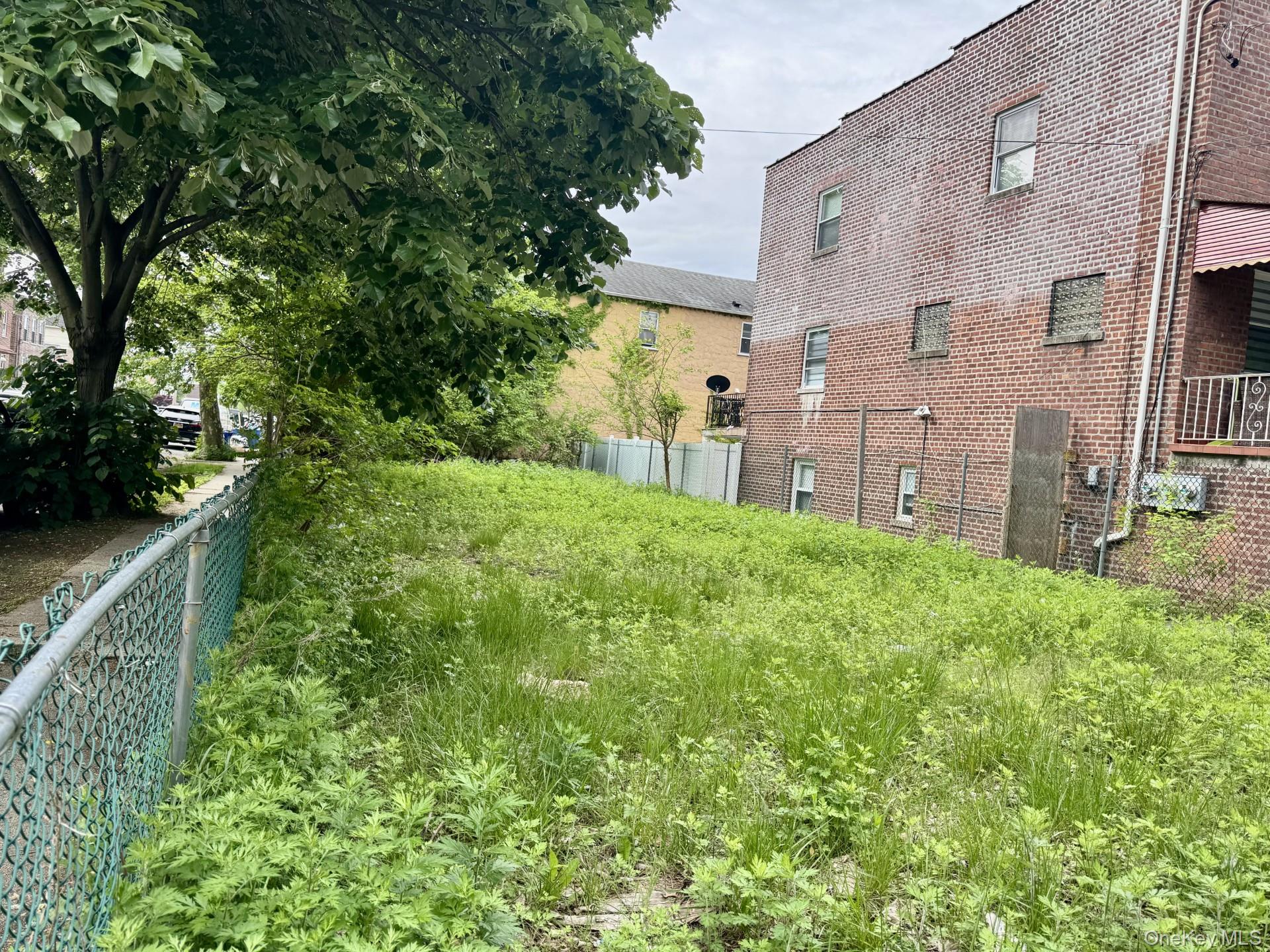 1116 Rhinelander Avenue, Bronx, NY