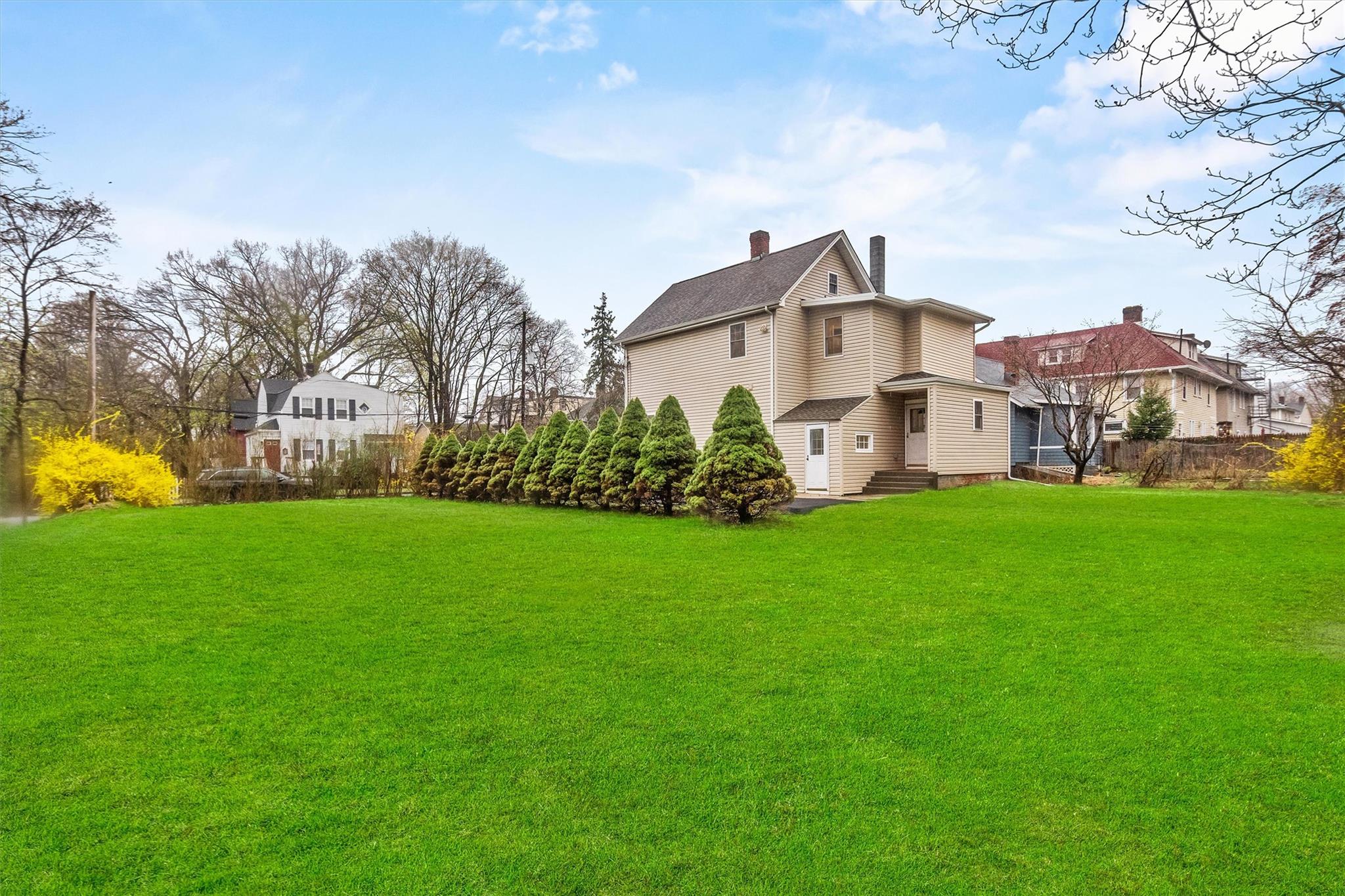 78 E Maltbie Avenue, Suffern, NY 10901