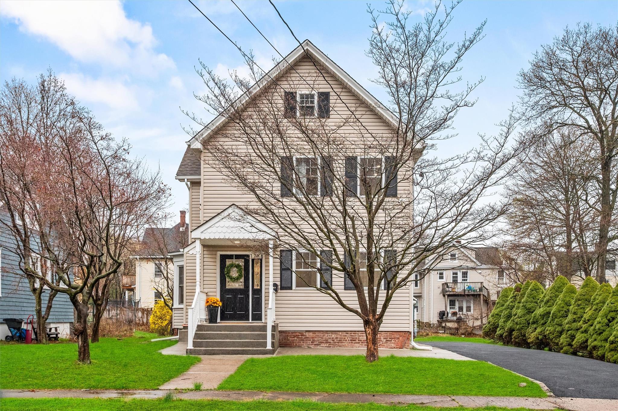 78 E Maltbie Avenue, Suffern, NY 10901