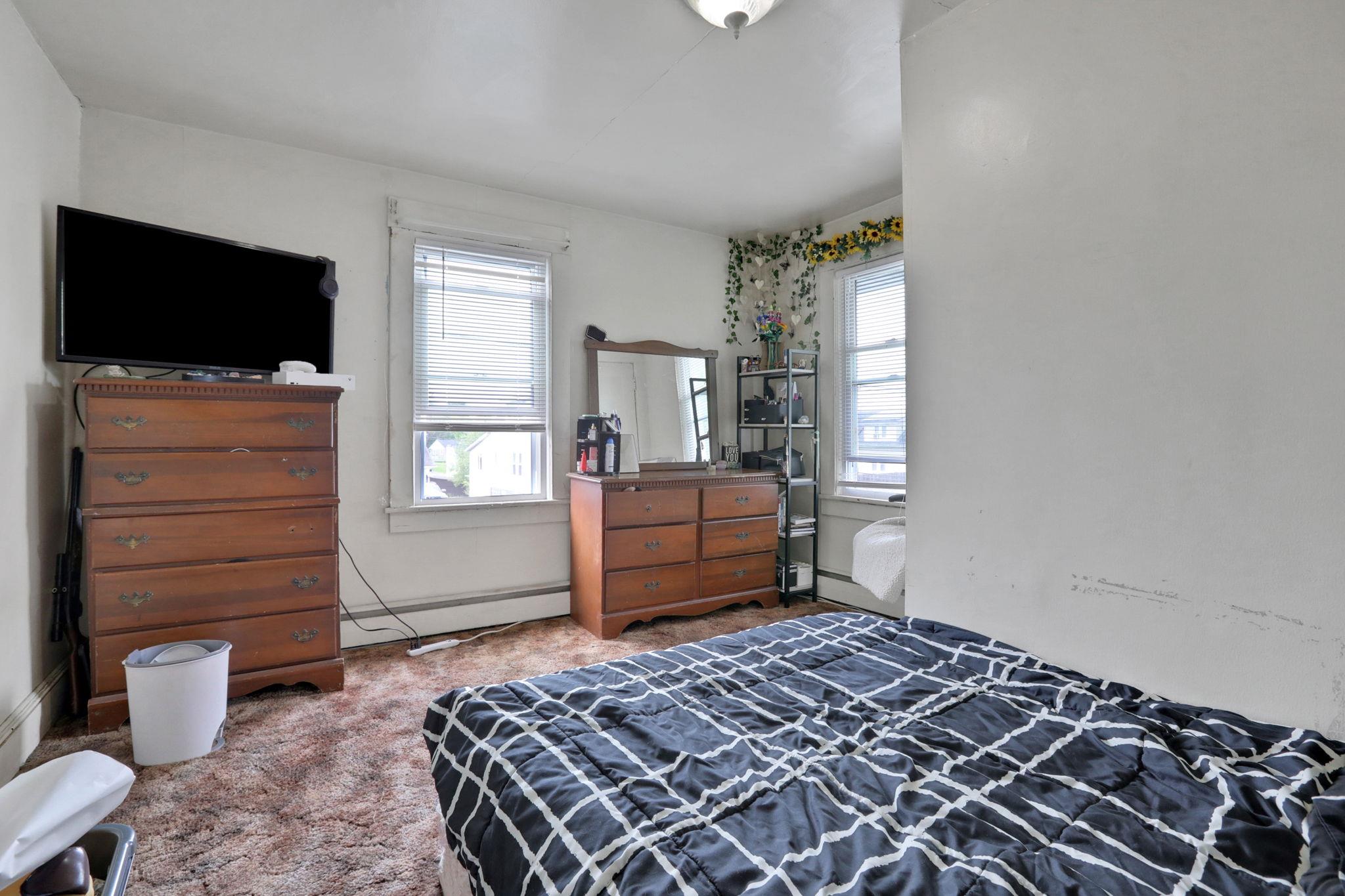 100 Harwich Street, Kingston, NY 12401