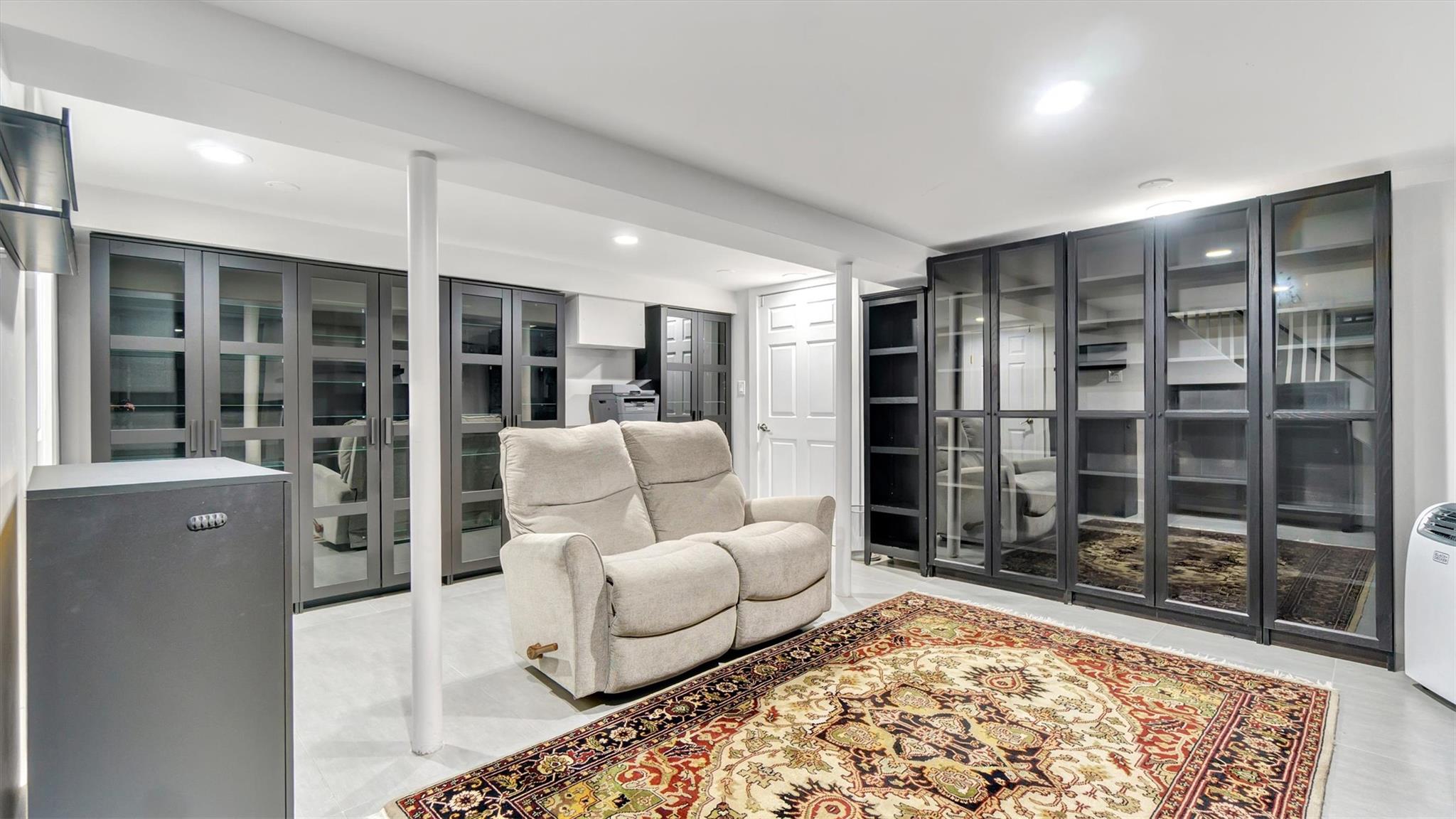 19 Barstow Road # G, Great Neck, NY 11021