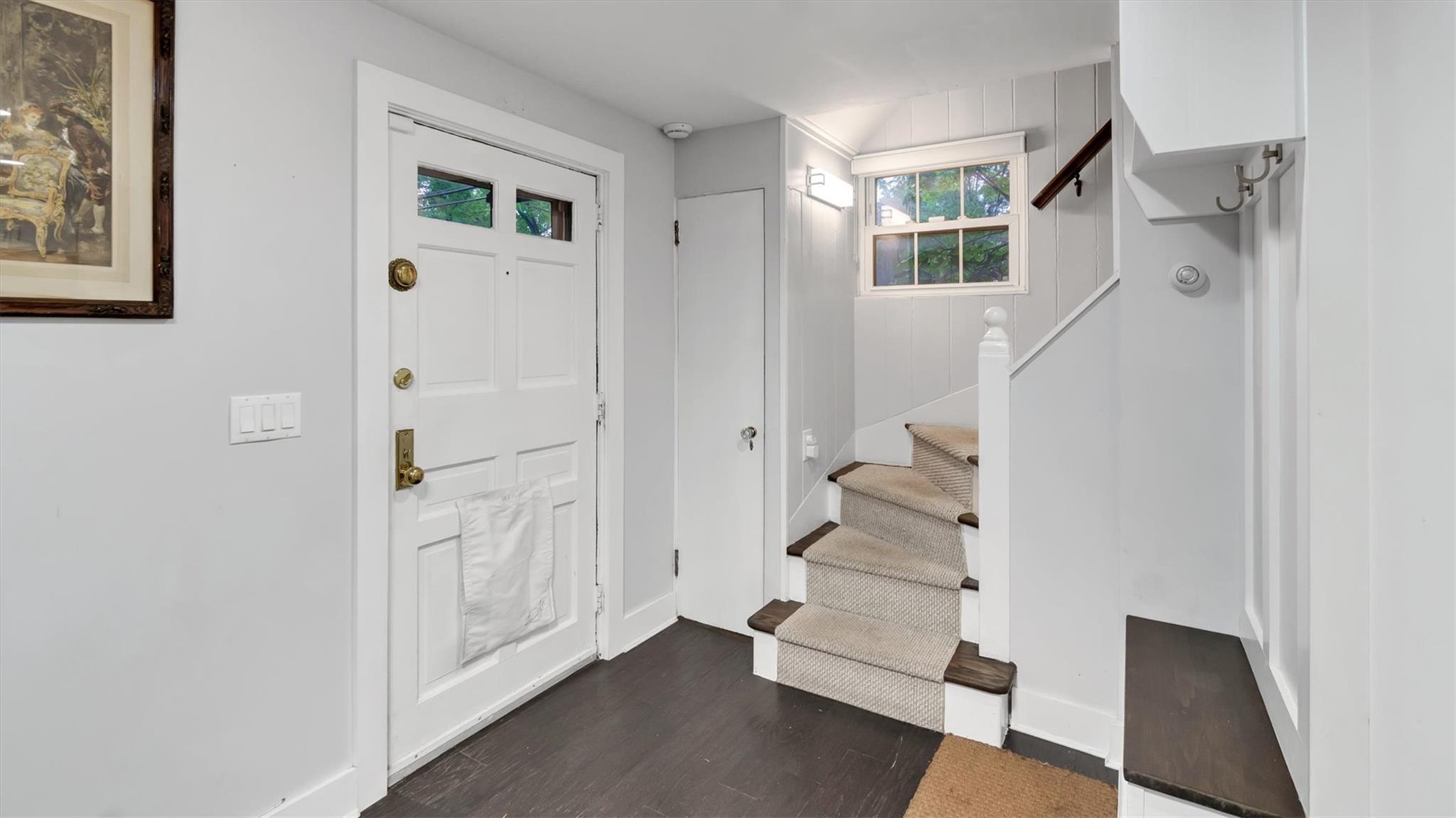 19 Barstow Road # G, Great Neck, NY 11021