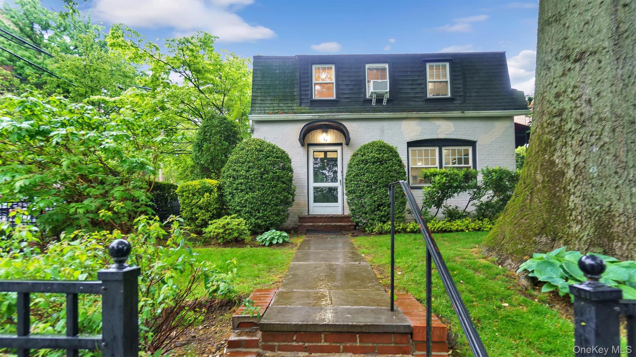 19 Barstow Road # G, Great Neck, NY 11021