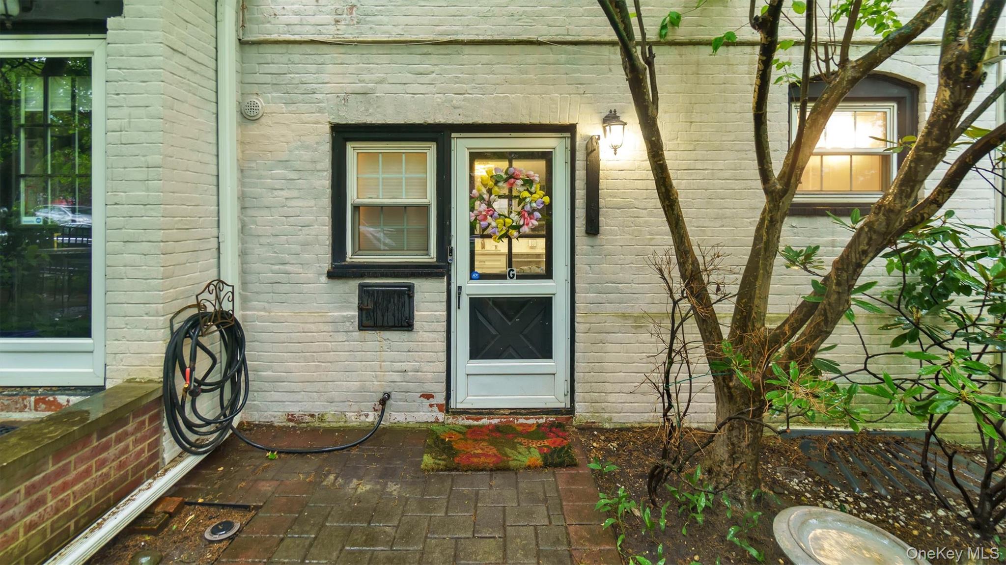 19 Barstow Road # G, Great Neck, NY 11021