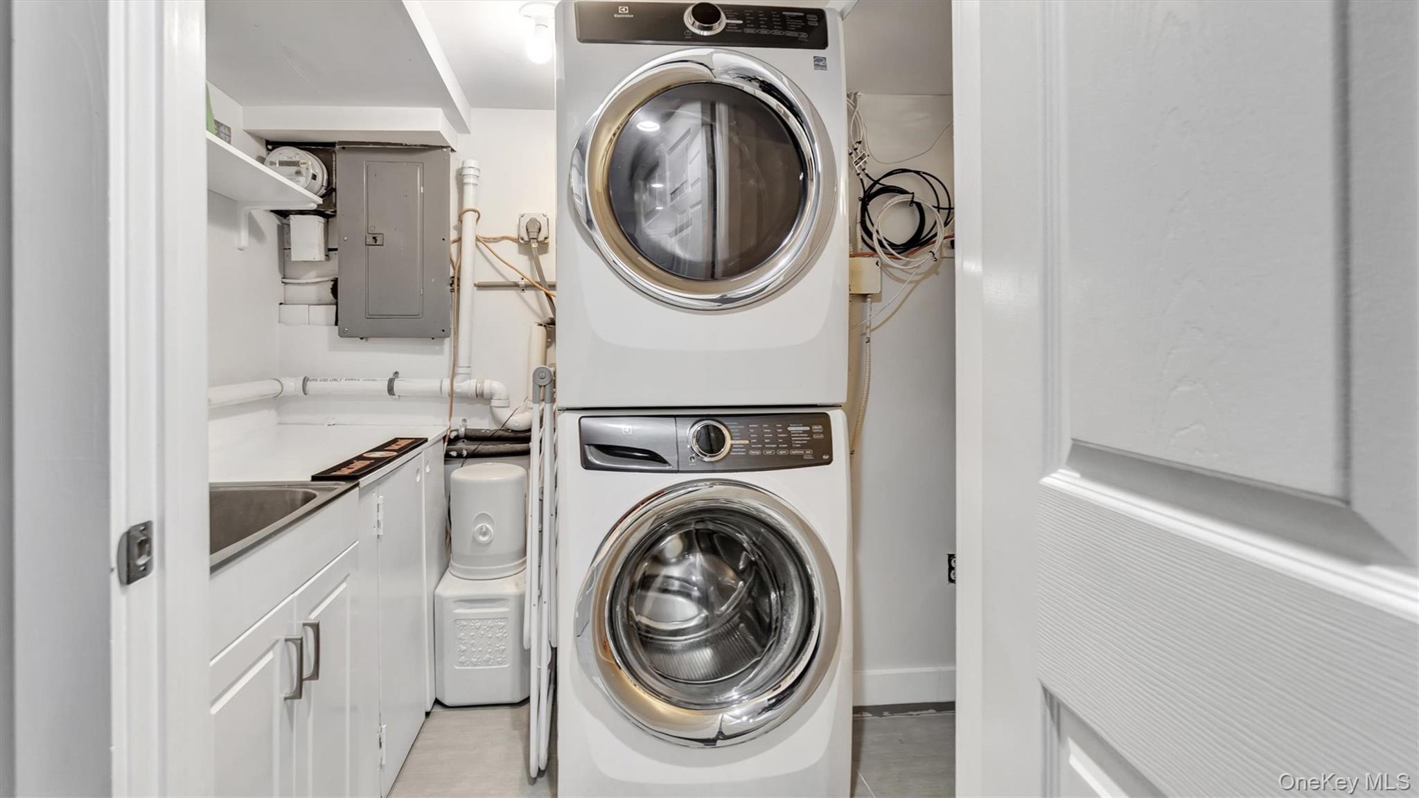 19 Barstow Road # G, Great Neck, NY 11021