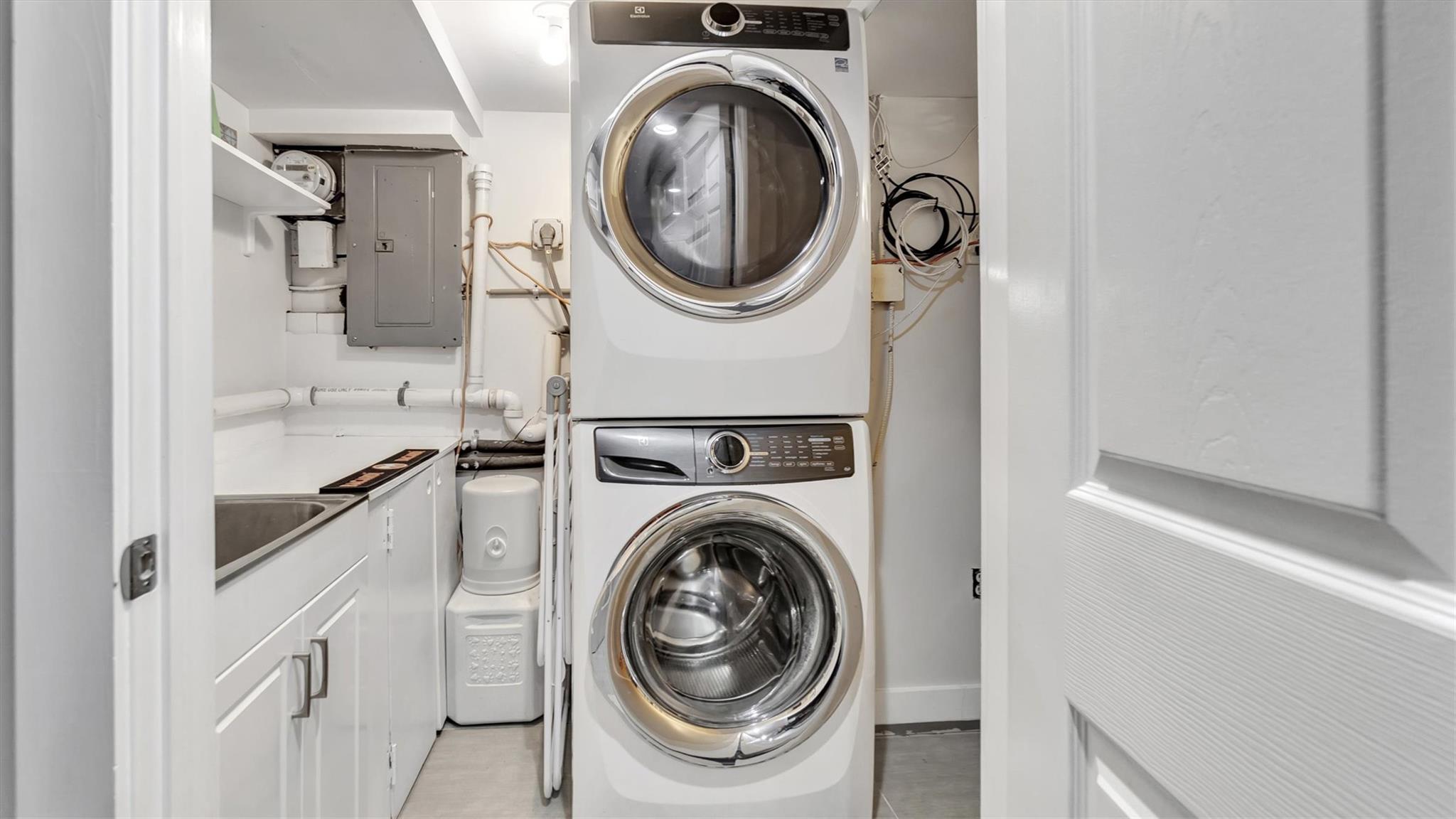 19 Barstow Road # G, Great Neck, NY 11021