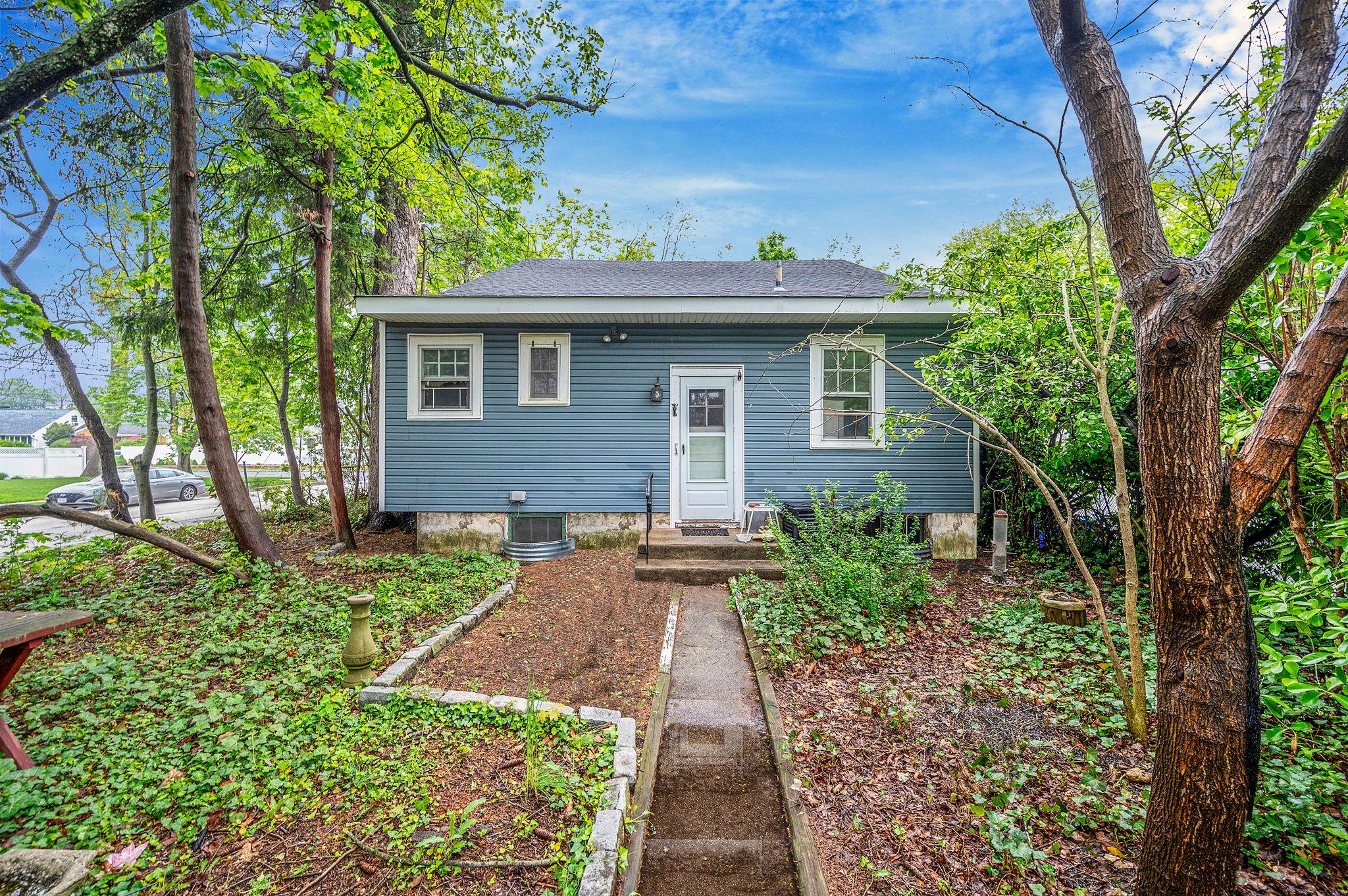 481 Archer Street, Freeport, NY 11520