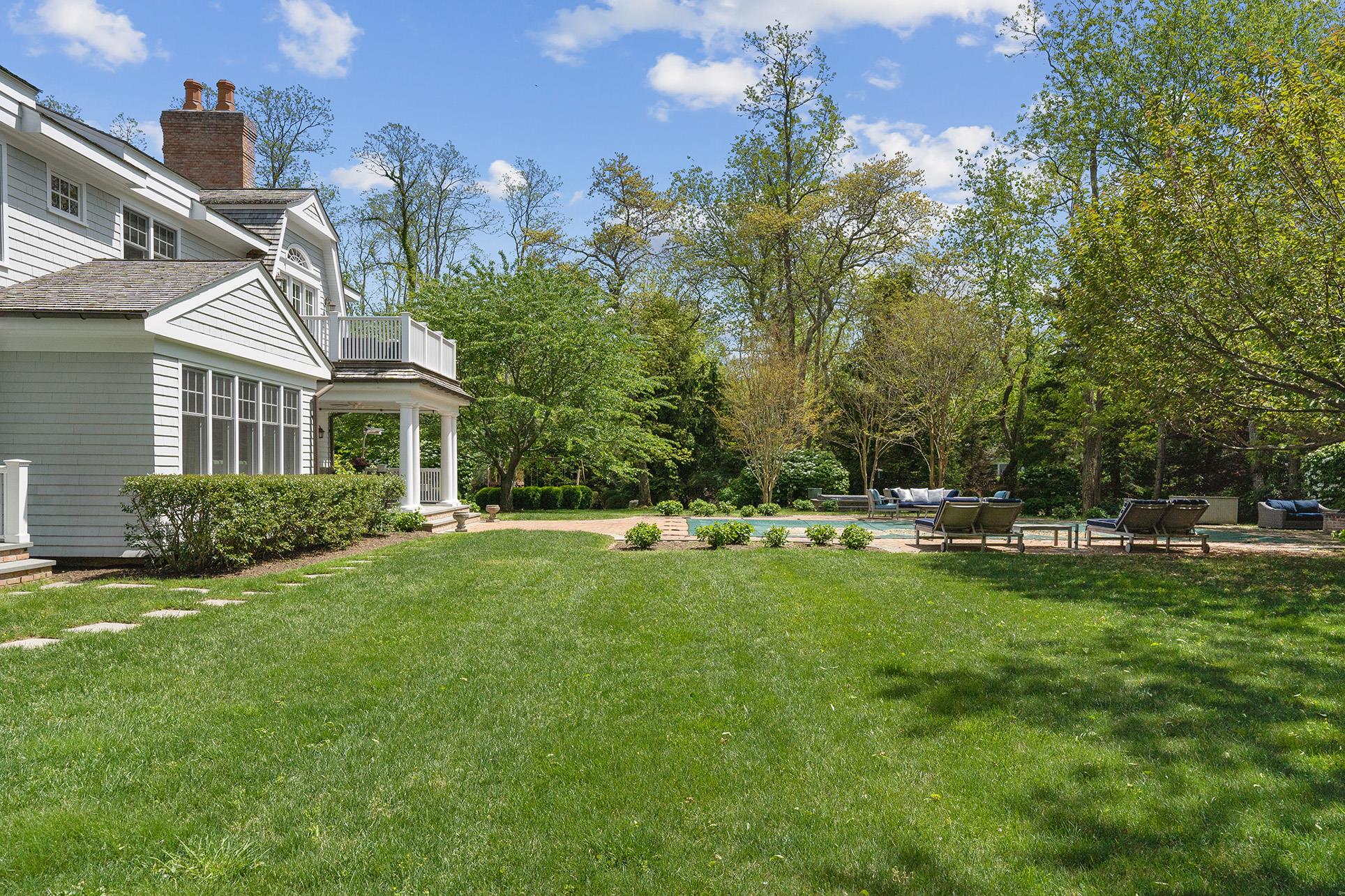 19 Fairlea Court, Sag Harbor, NY 11963