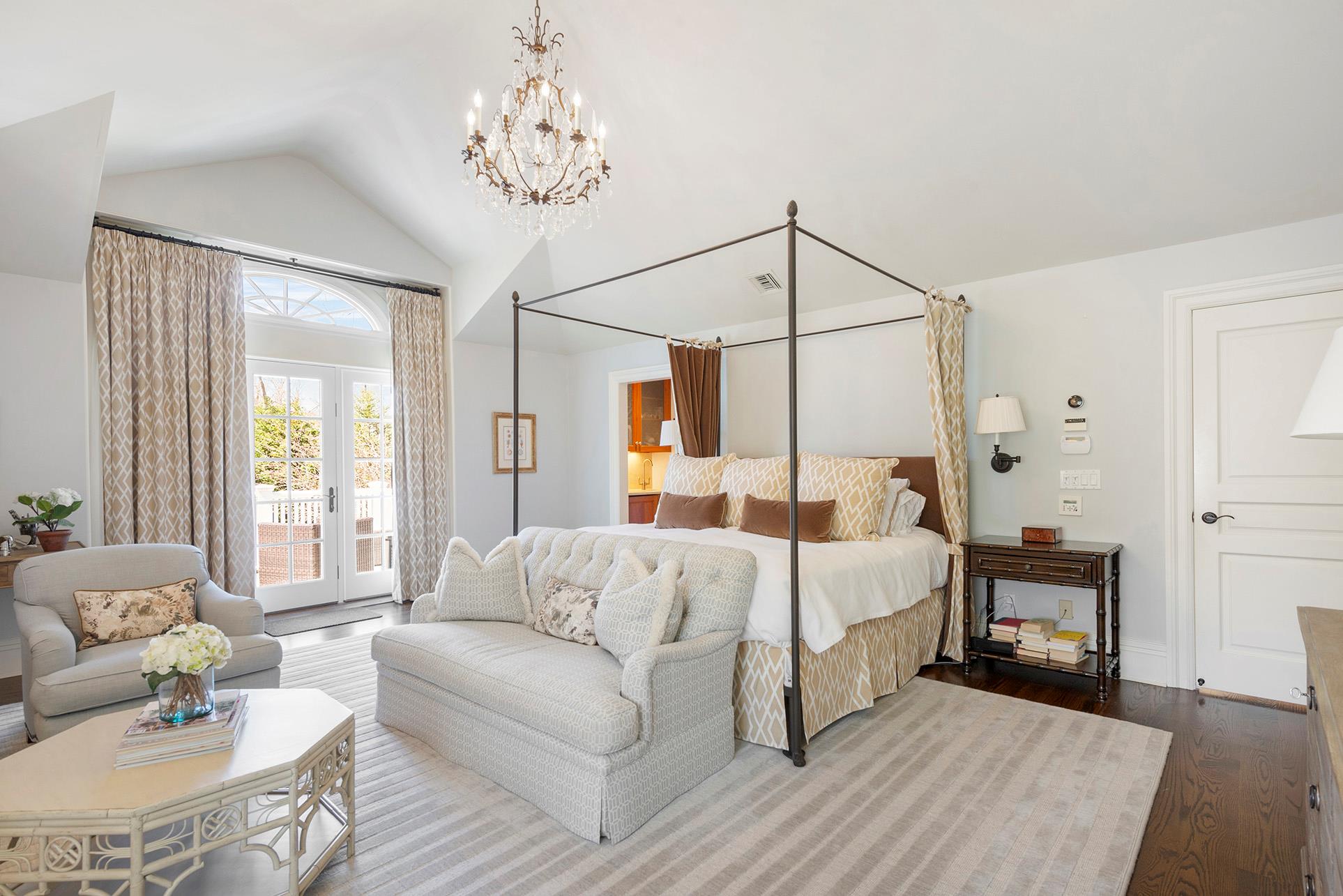 19 Fairlea Court, Sag Harbor, NY 11963