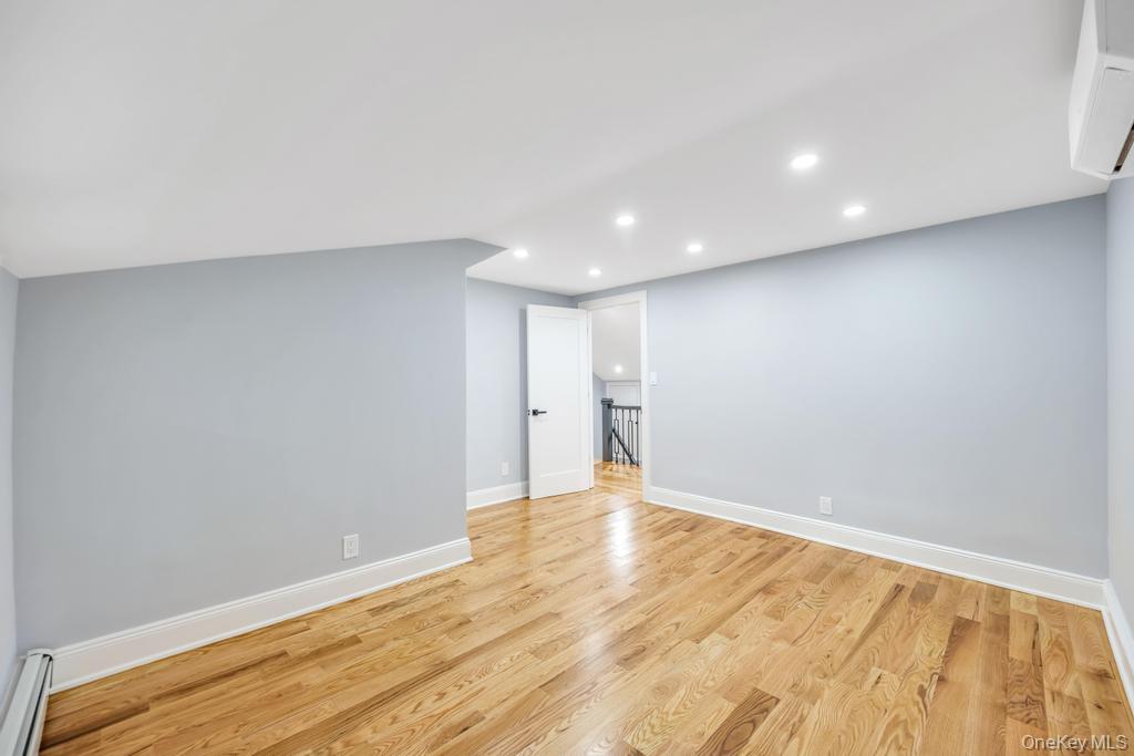 15 Superior Road, Floral Park, NY 11001