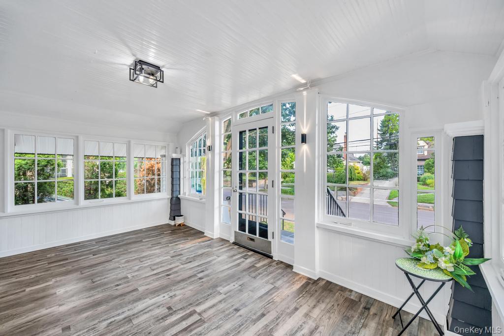 15 Superior Road, Floral Park, NY 11001