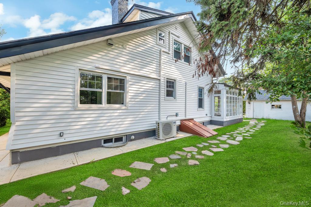 15 Superior Road, Floral Park, NY 11001