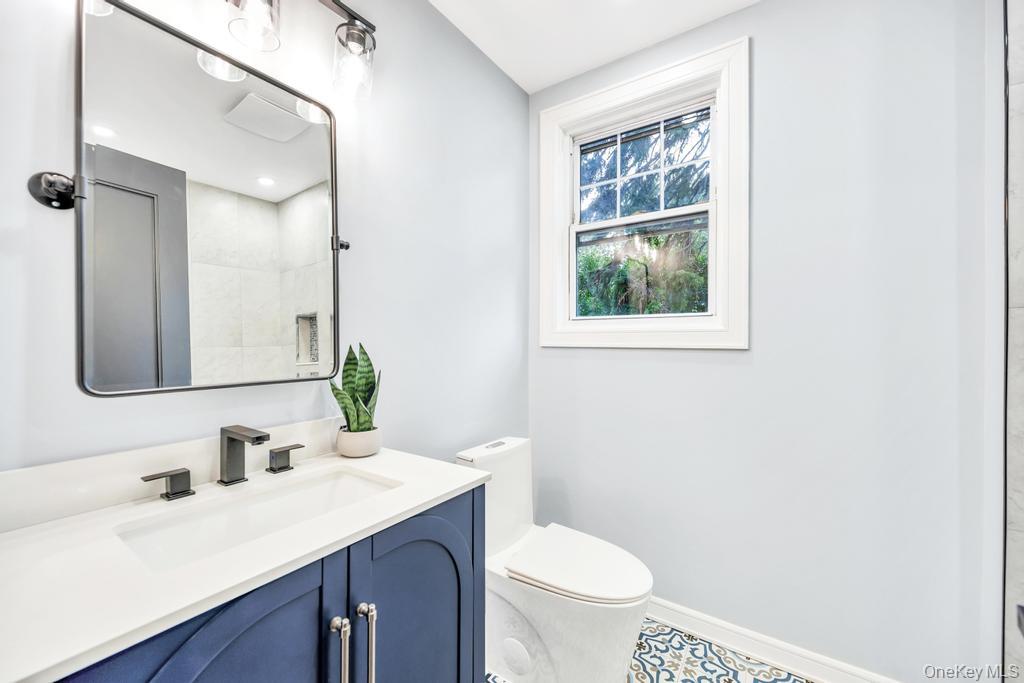 15 Superior Road, Floral Park, NY 11001