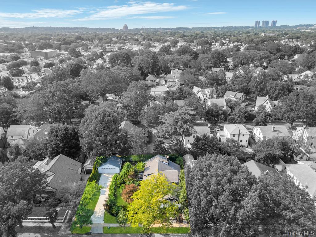 15 Superior Road, Floral Park, NY 11001