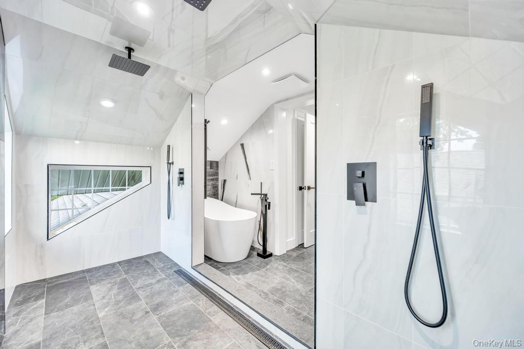 15 Superior Road, Floral Park, NY 11001