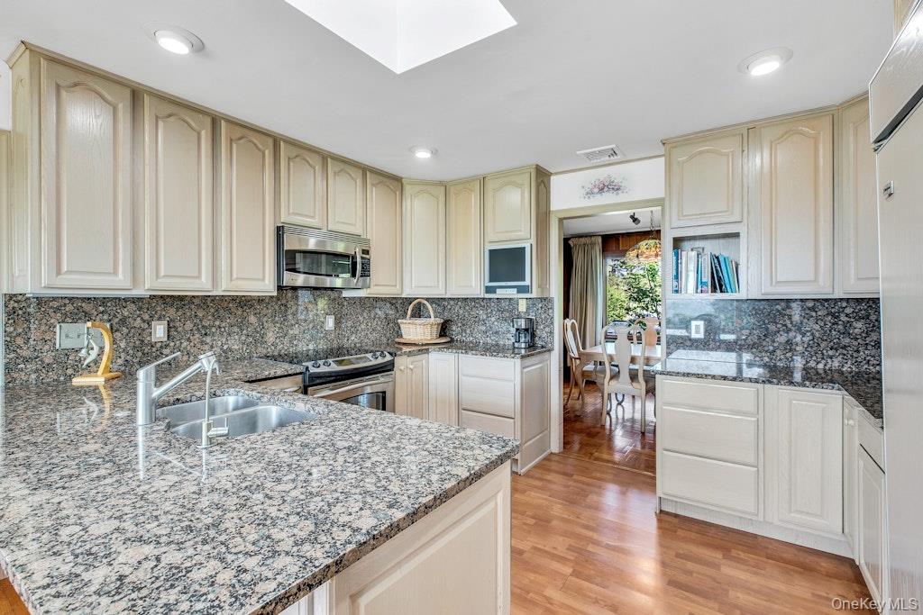 2100 Sound Drive, Greenport, NY 11944