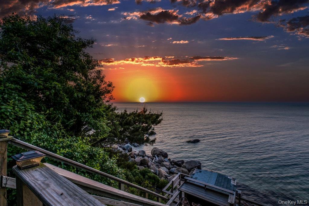 2100 Sound Drive, Greenport, NY 11944