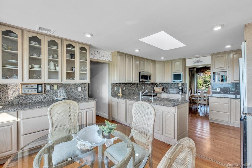 2100 Sound Drive, Greenport, NY 11944