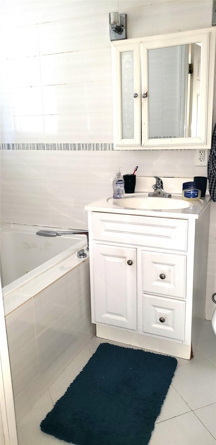 4073 Monticello Avenue, Bronx, NY 10466