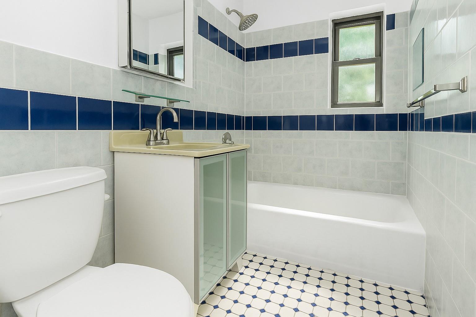 219-36 75th Ave # 243A2, Bayside, NY 11364