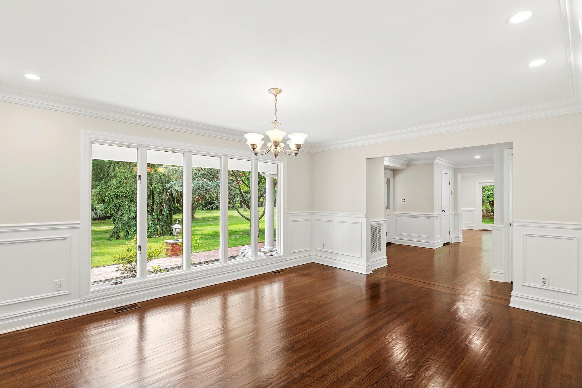 20 Donovan Drive, Cold Spring Harbor, NY 11724