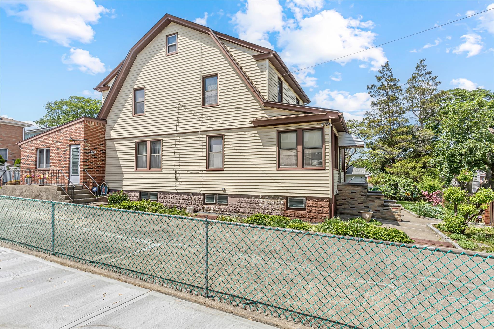 6-10 129th Street, College Point, NY 11356