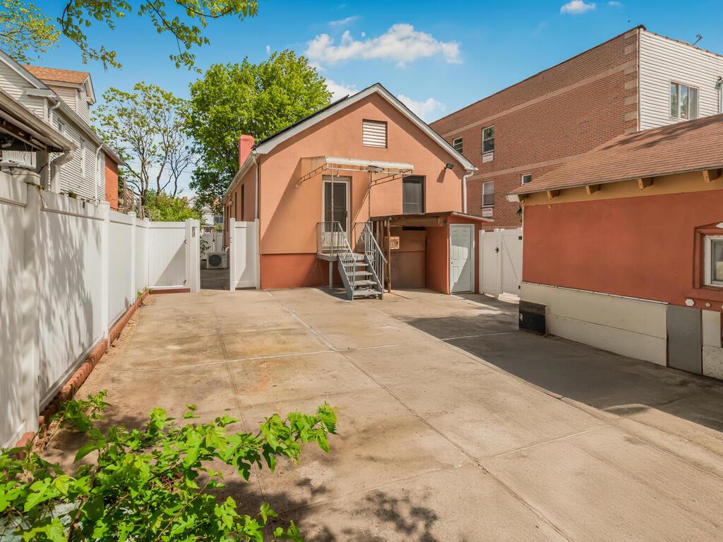 1904 Lacombe Avenue, Bronx, NY 10473