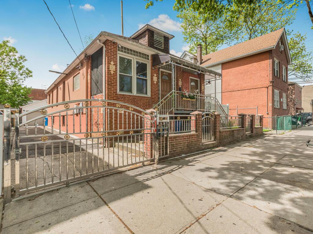 1904 Lacombe Avenue, Bronx, NY 10473