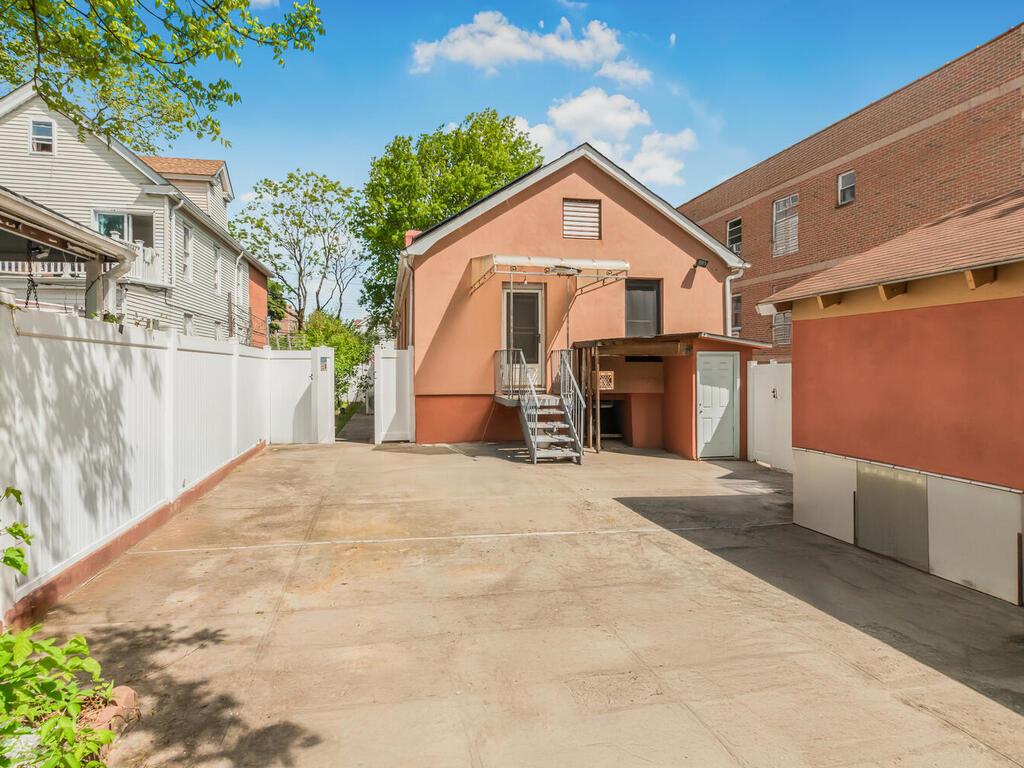 1904 Lacombe Avenue, Bronx, NY 10473