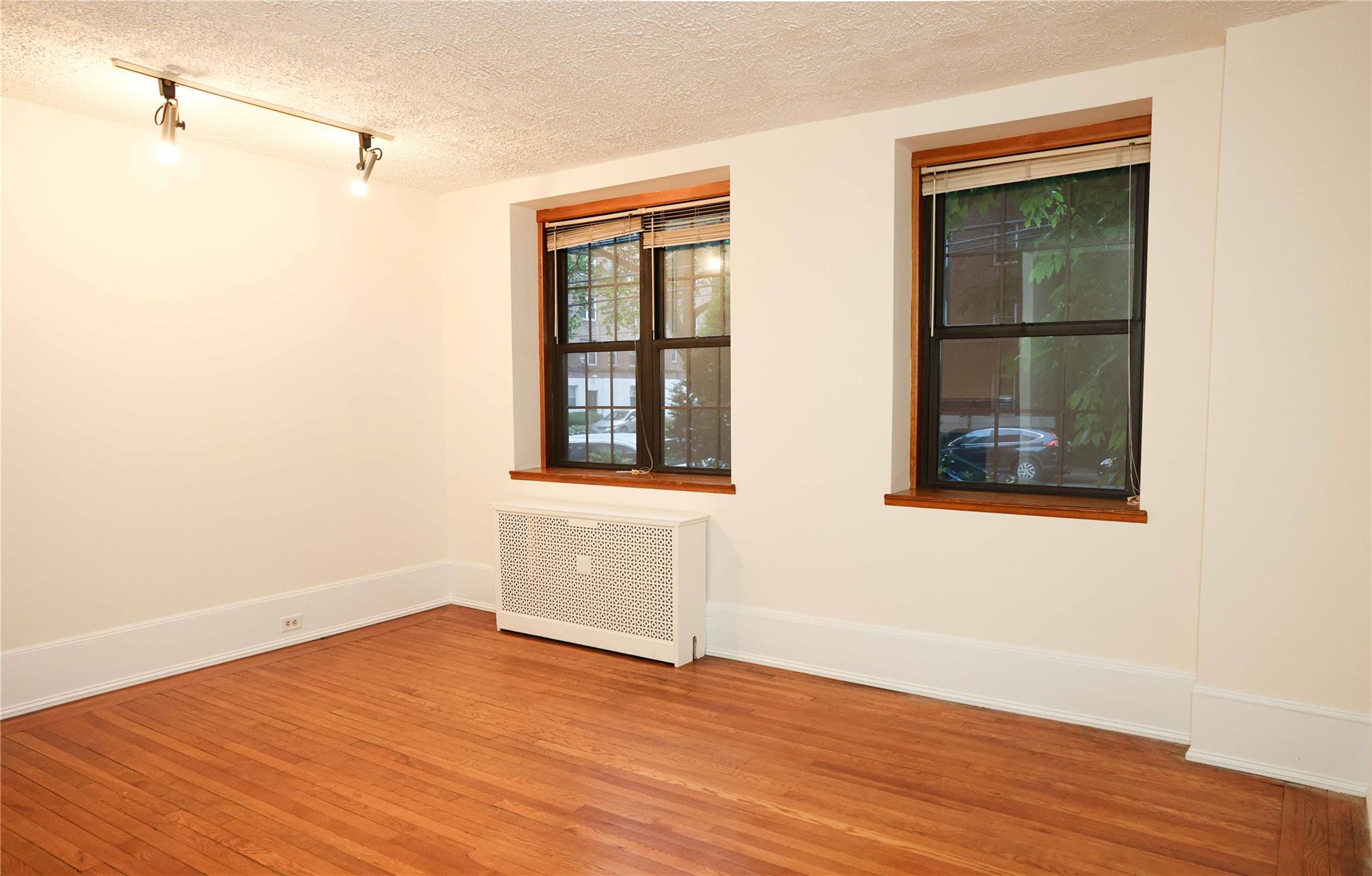 808 Bronx River Road # 1 A, Yonkers, NY 10708