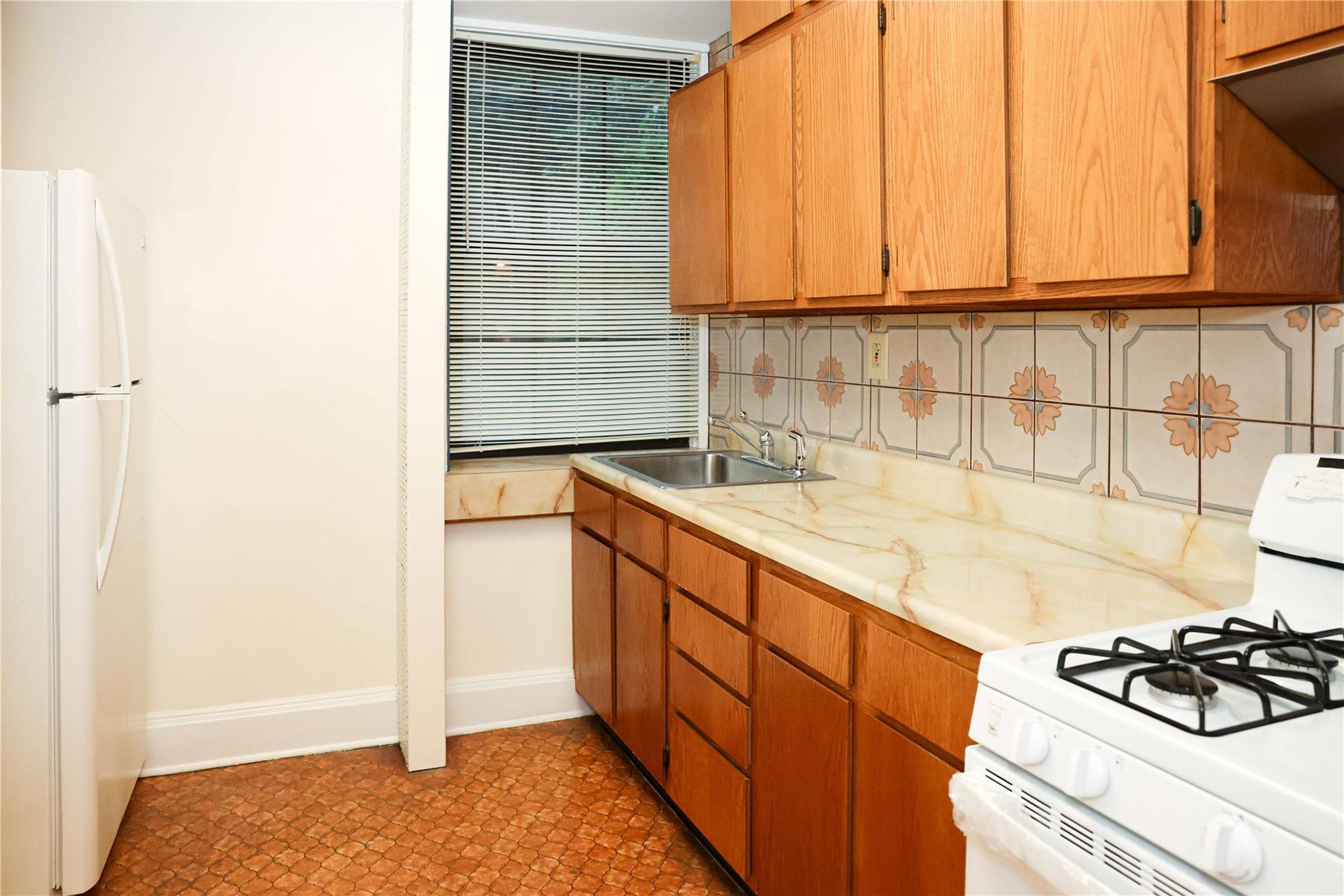 808 Bronx River Road # 1 A, Yonkers, NY 10708