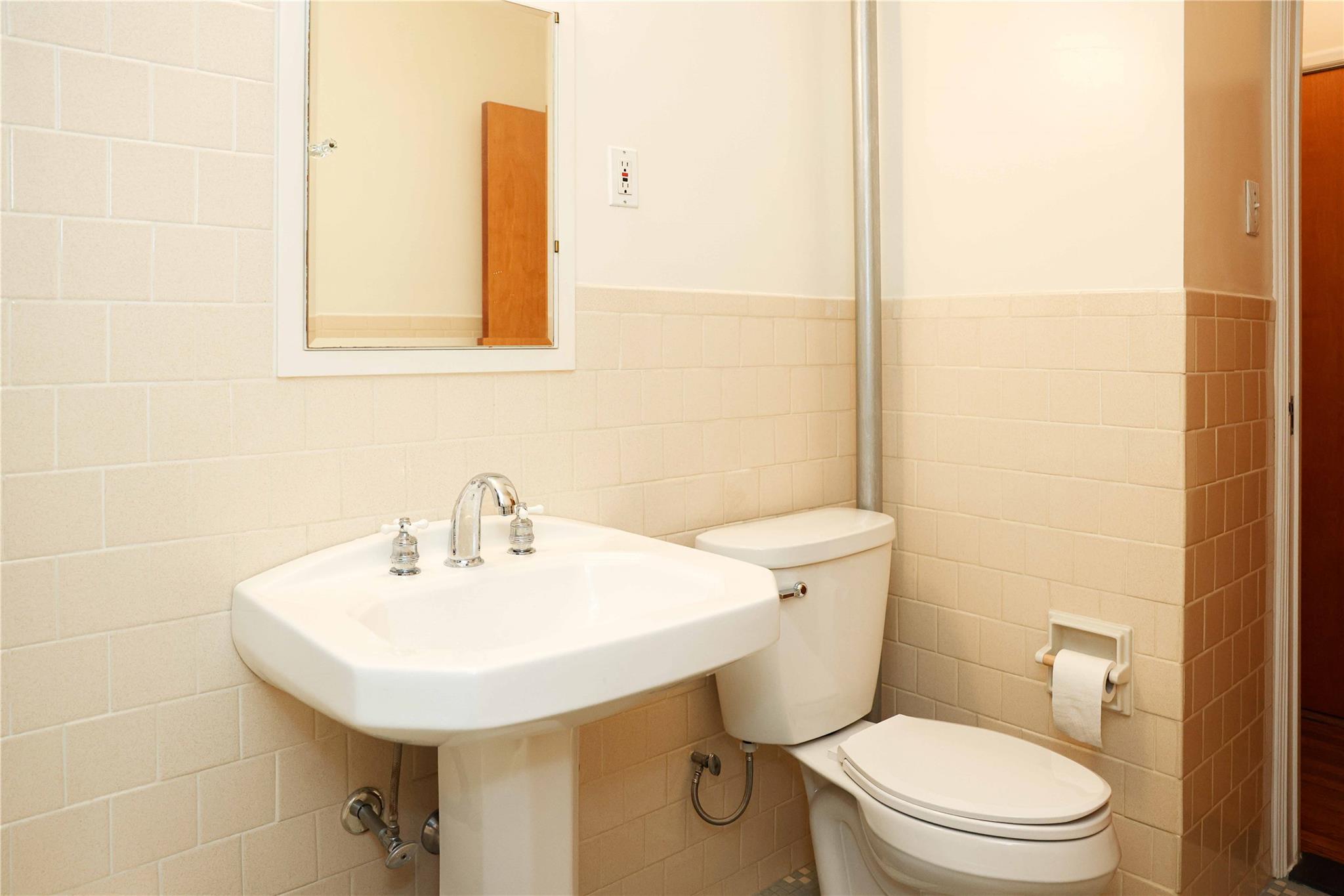 808 Bronx River Road # 1 A, Yonkers, NY 10708