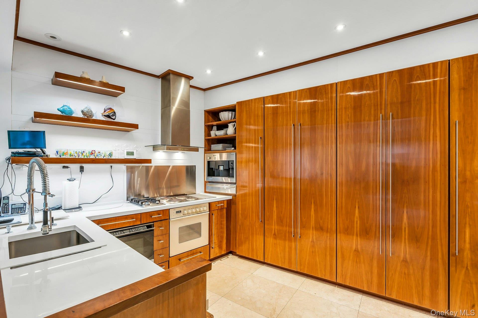 112 Scudders Lane, Glenwood Landing, NY 11547