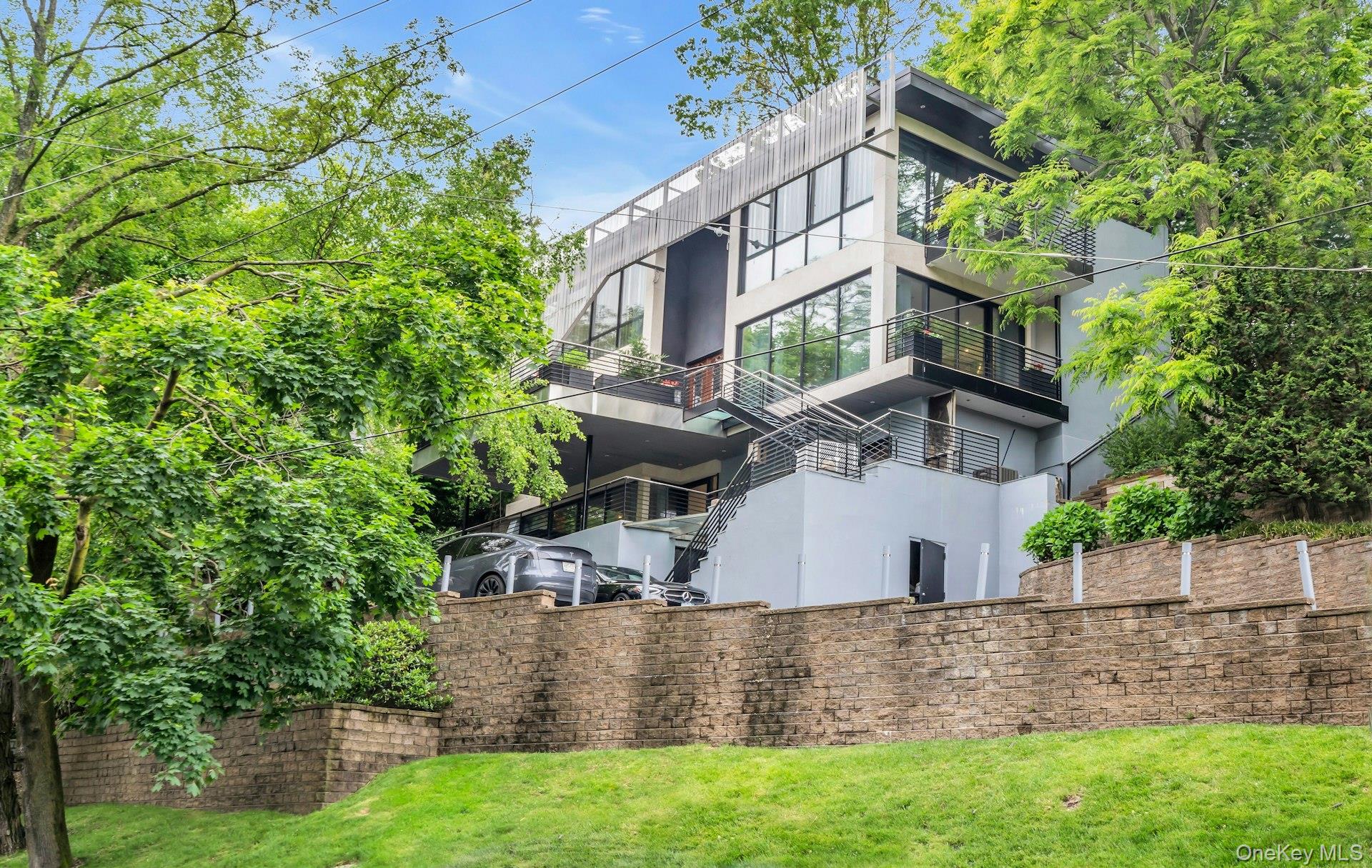 112 Scudders Lane, Glenwood Landing, NY 11547