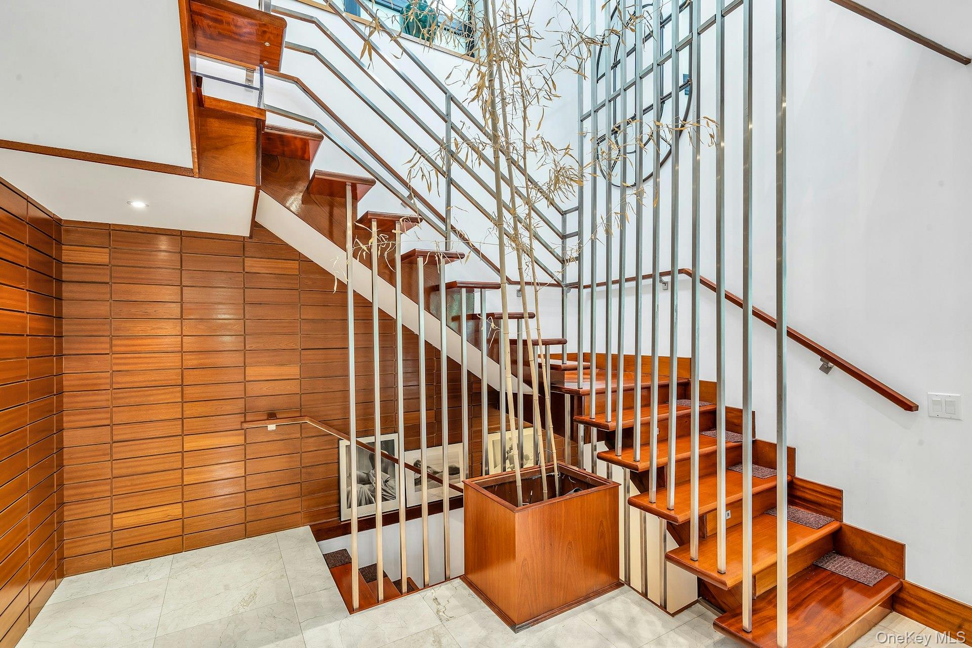 112 Scudders Lane, Glenwood Landing, NY 11547