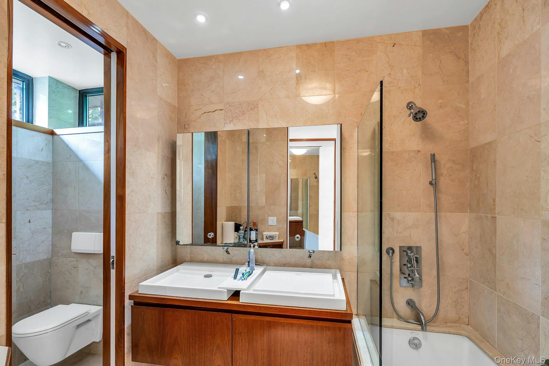 112 Scudders Lane, Glenwood Landing, NY 11547